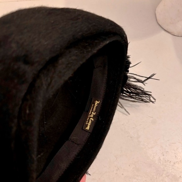 Vintage Hudson’s Bay  women’s black feather hat fascinator headpiece - Picture 7 of 7